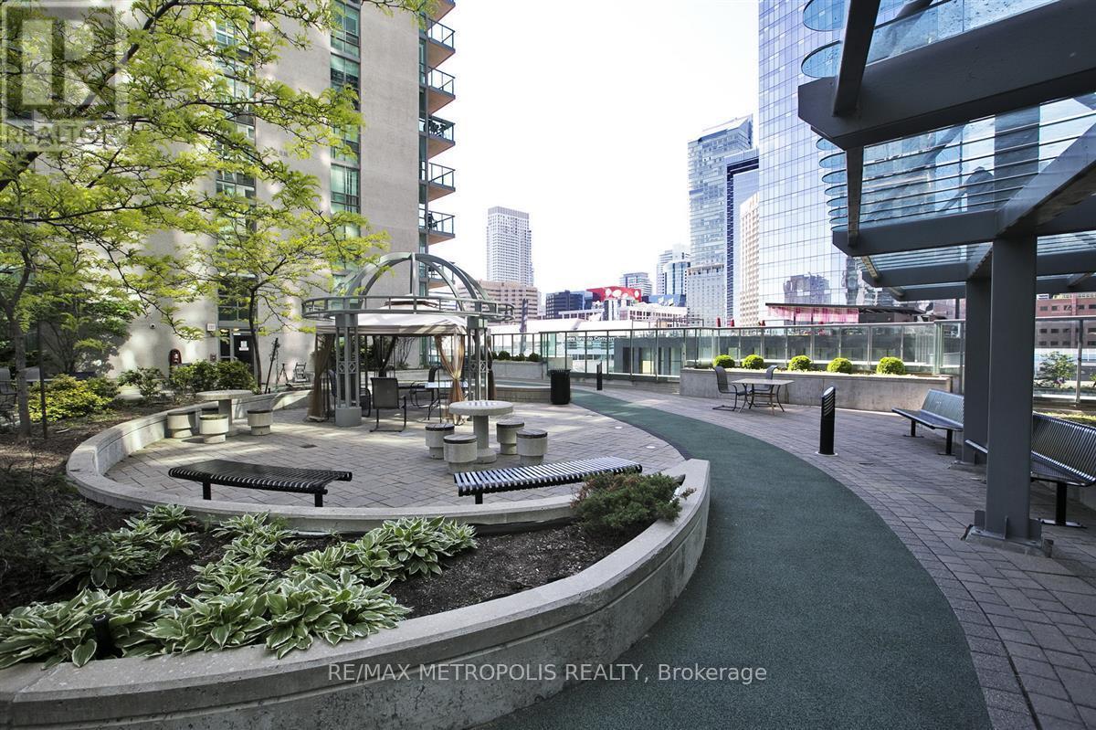 321 - 51 Lower Simcoe Street, Toronto, ON - Outdoor