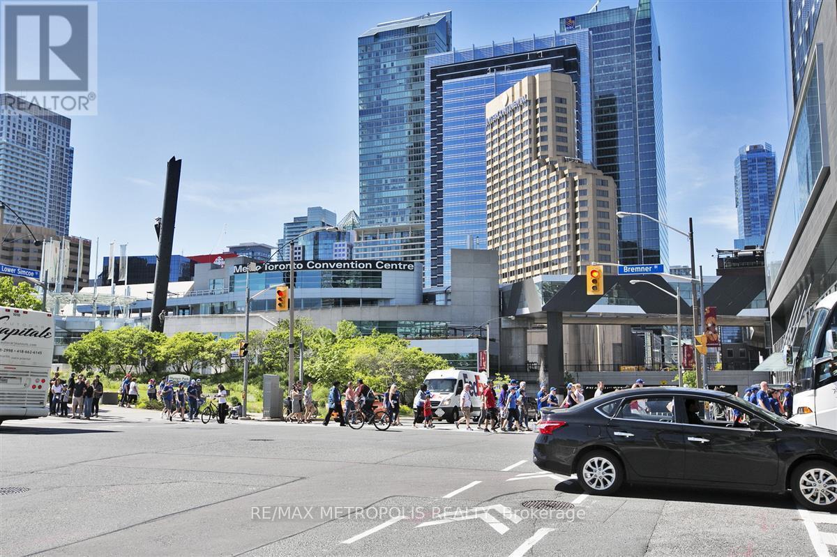 321 - 51 Lower Simcoe Street, Toronto, ON - Outdoor