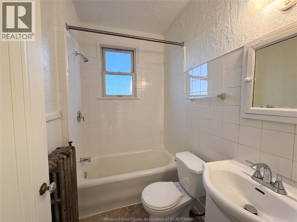 710 Giles Boulevard East Unit# 306, Windsor, ON - Indoor Photo Showing Bathroom