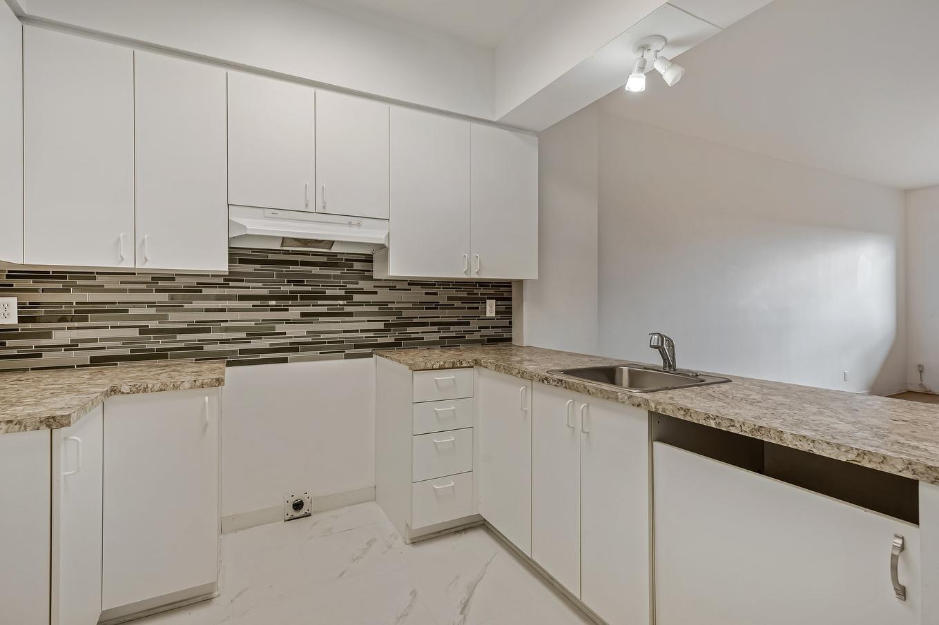 Kitchen - 312-305 Rue Laviolette, Saint-Jérôme, QC - Indoor Photo Showing Kitchen With Upgraded Kitchen