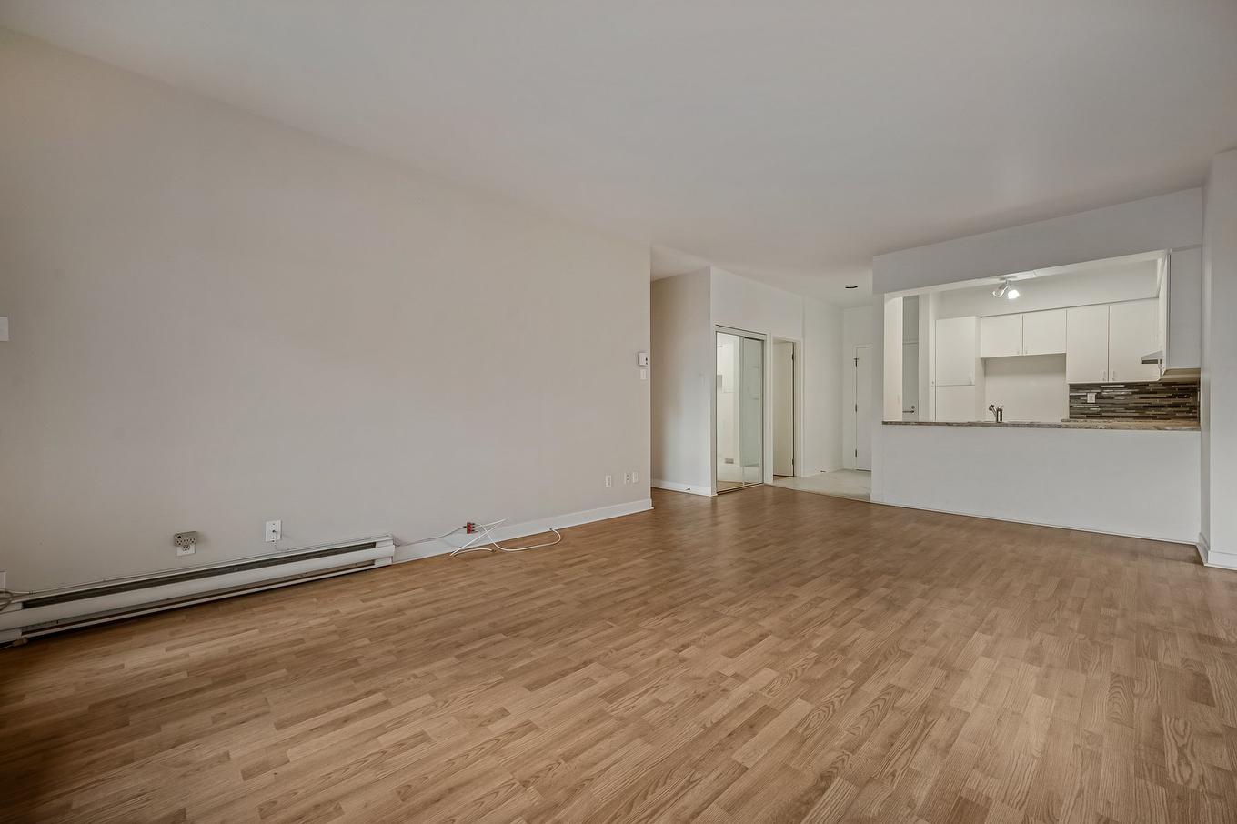 Living room - 312-305 Rue Laviolette, Saint-Jérôme, QC - Indoor