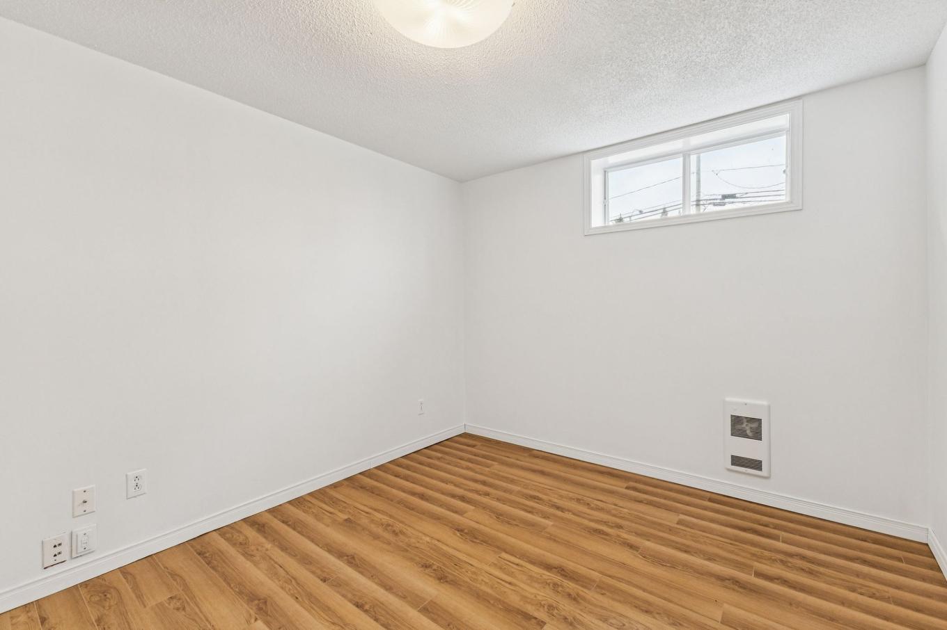 Bedroom - 21 Rue Valpin, Gatineau (Masson-Angers), QC - Indoor Photo Showing Other Room