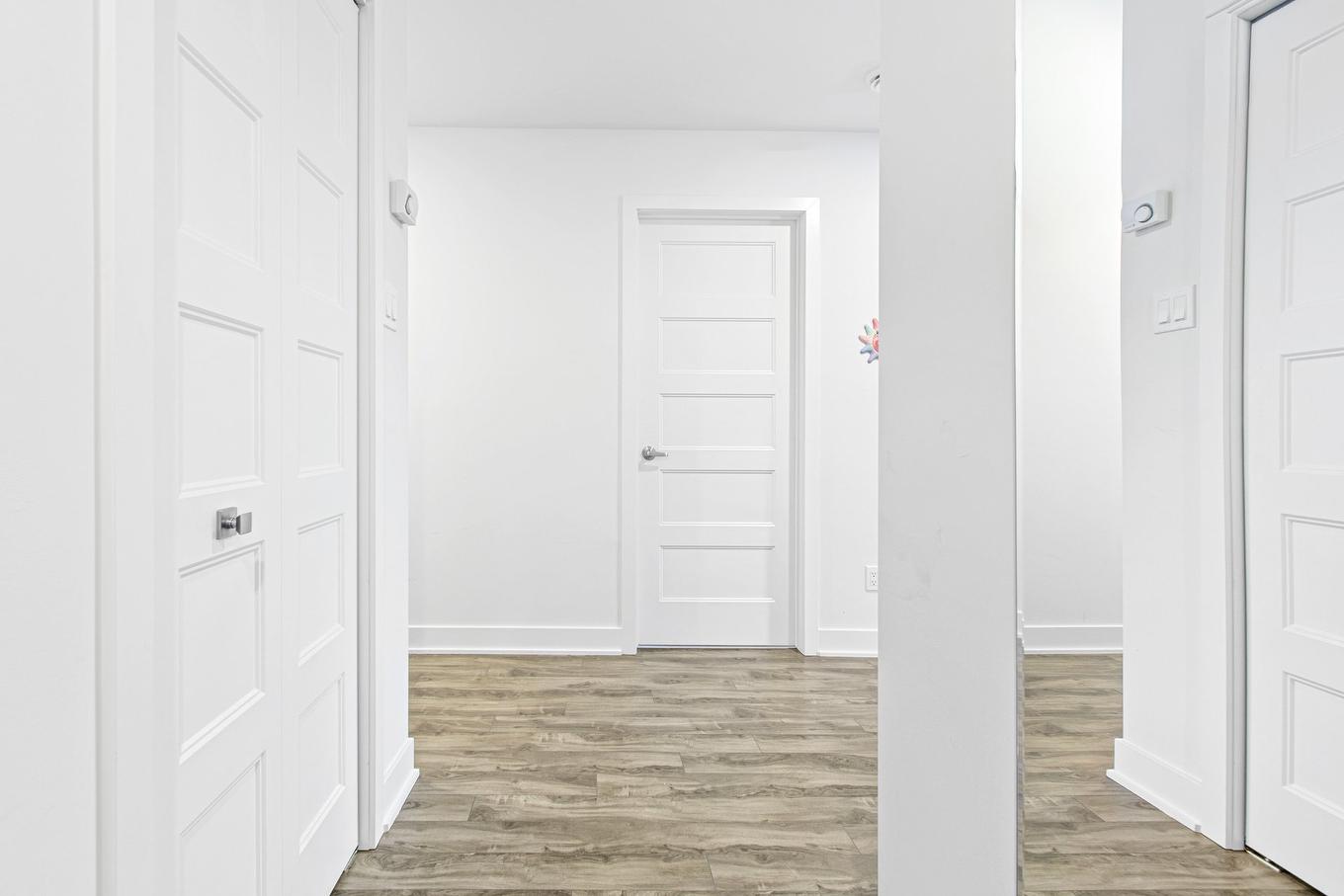 Hall - 550 Rue Charlie-Forbell, Mont-Tremblant, QC - Indoor Photo Showing Other Room