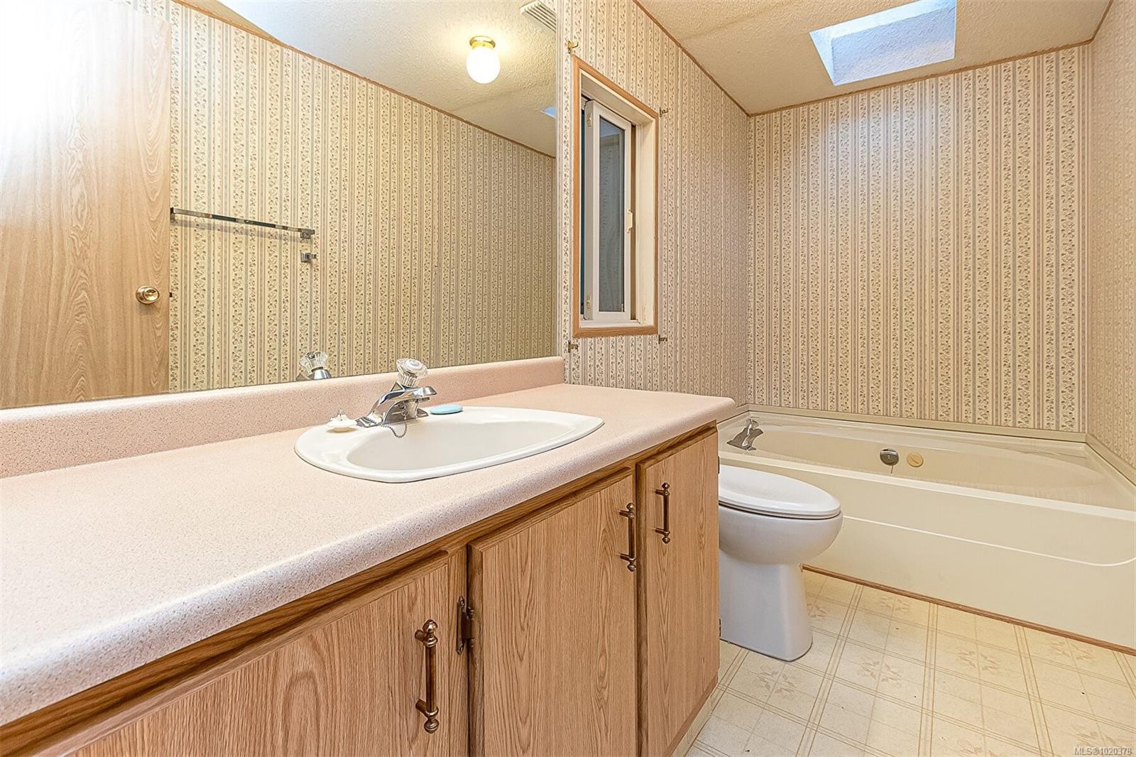 211-2779 Stautw Rd, Central Saanich, BC