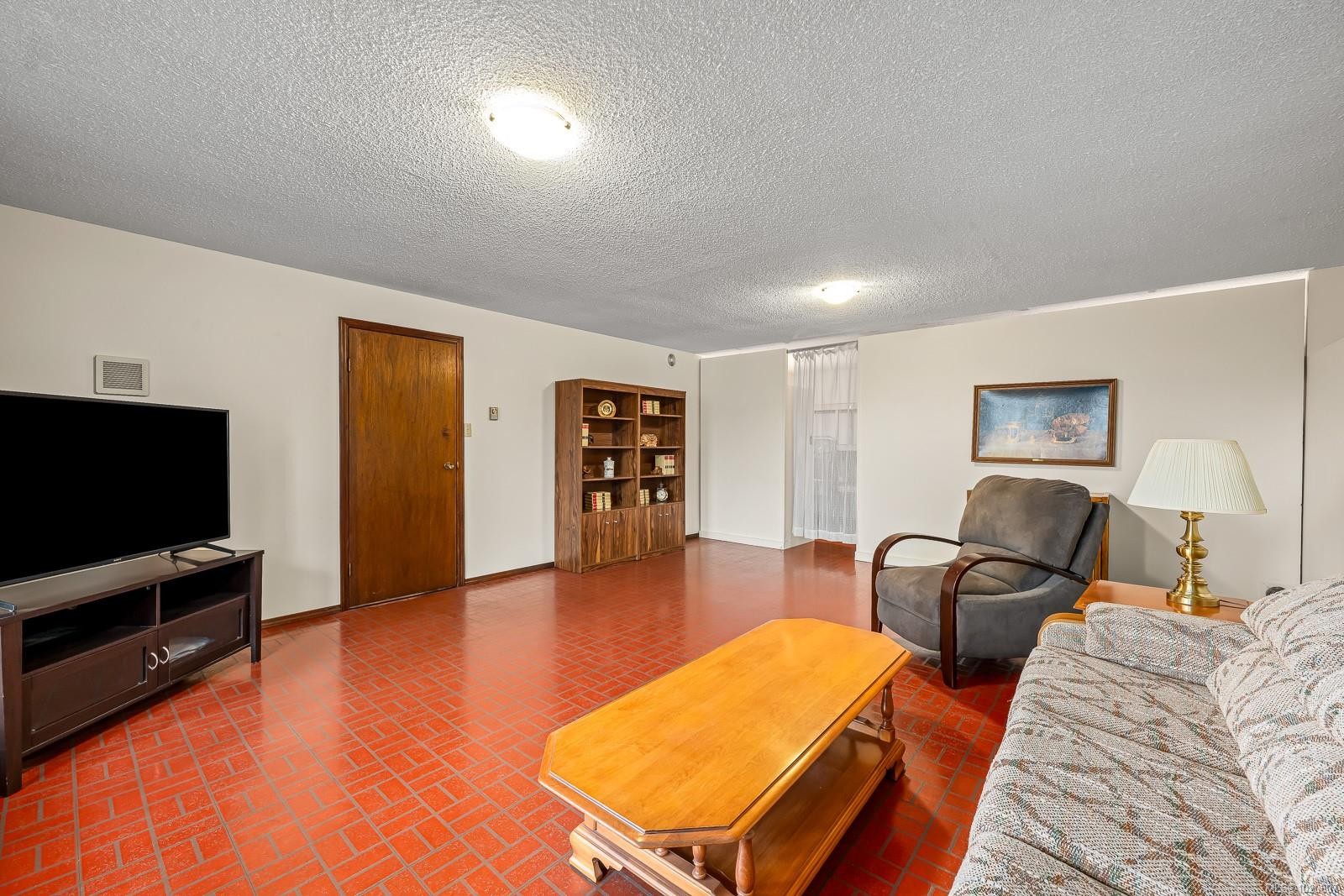 401 Panorama Cres, Courtenay, BC