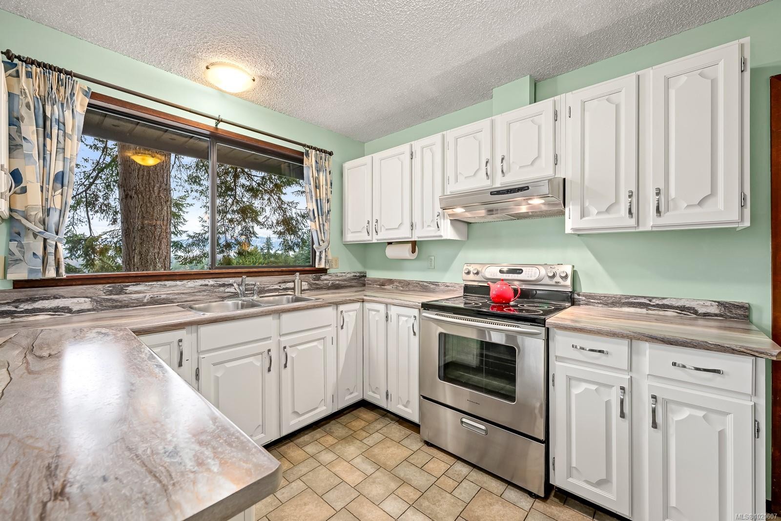 401 Panorama Cres, Courtenay, BC