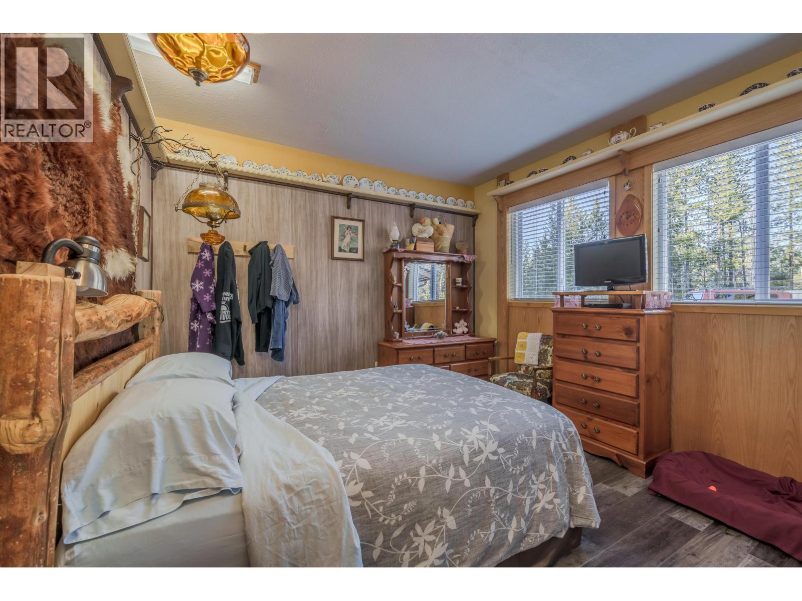 6154 Marlborough Road, Horse Lake, BC - Indoor Photo Showing Bedroom