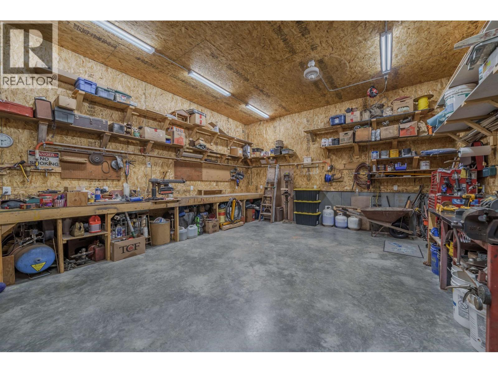 6154 Marlborough Road, Horse Lake, BC - Indoor Photo Showing Garage