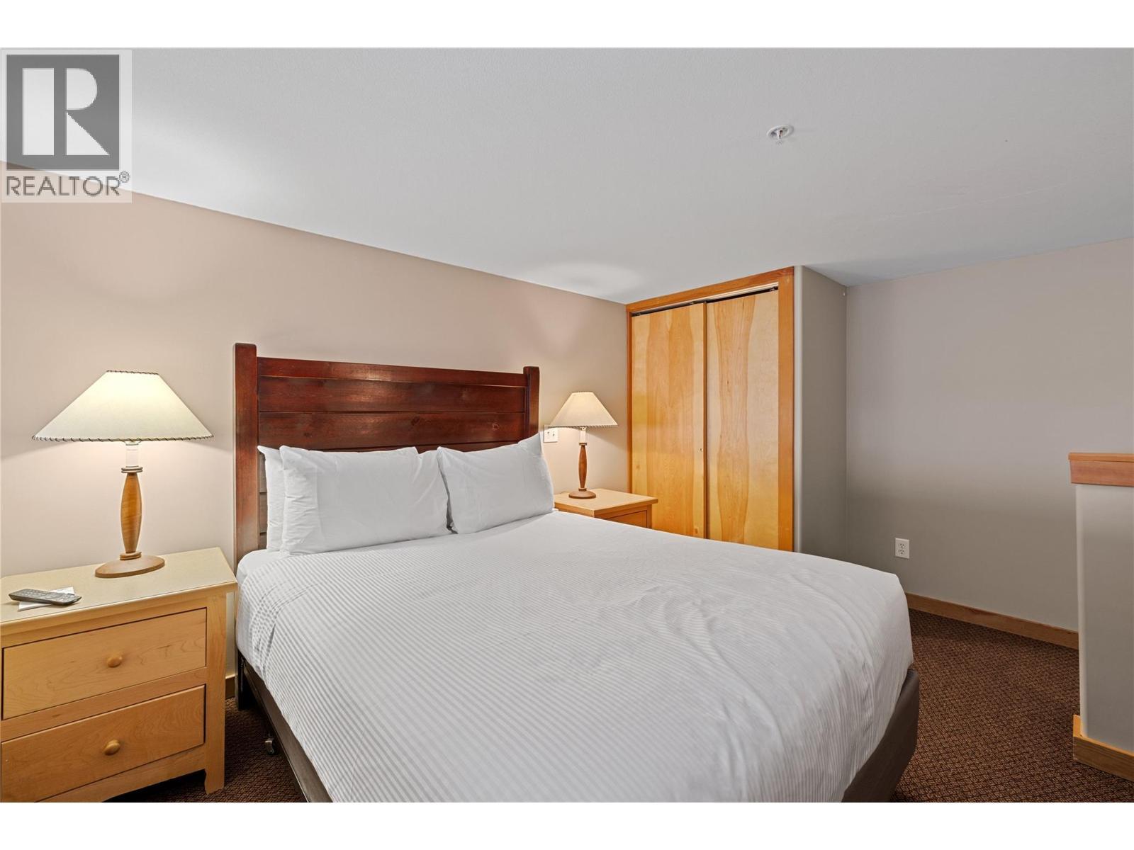 5335 Big White Road Unit# 220, Big White, BC - Indoor Photo Showing Bedroom