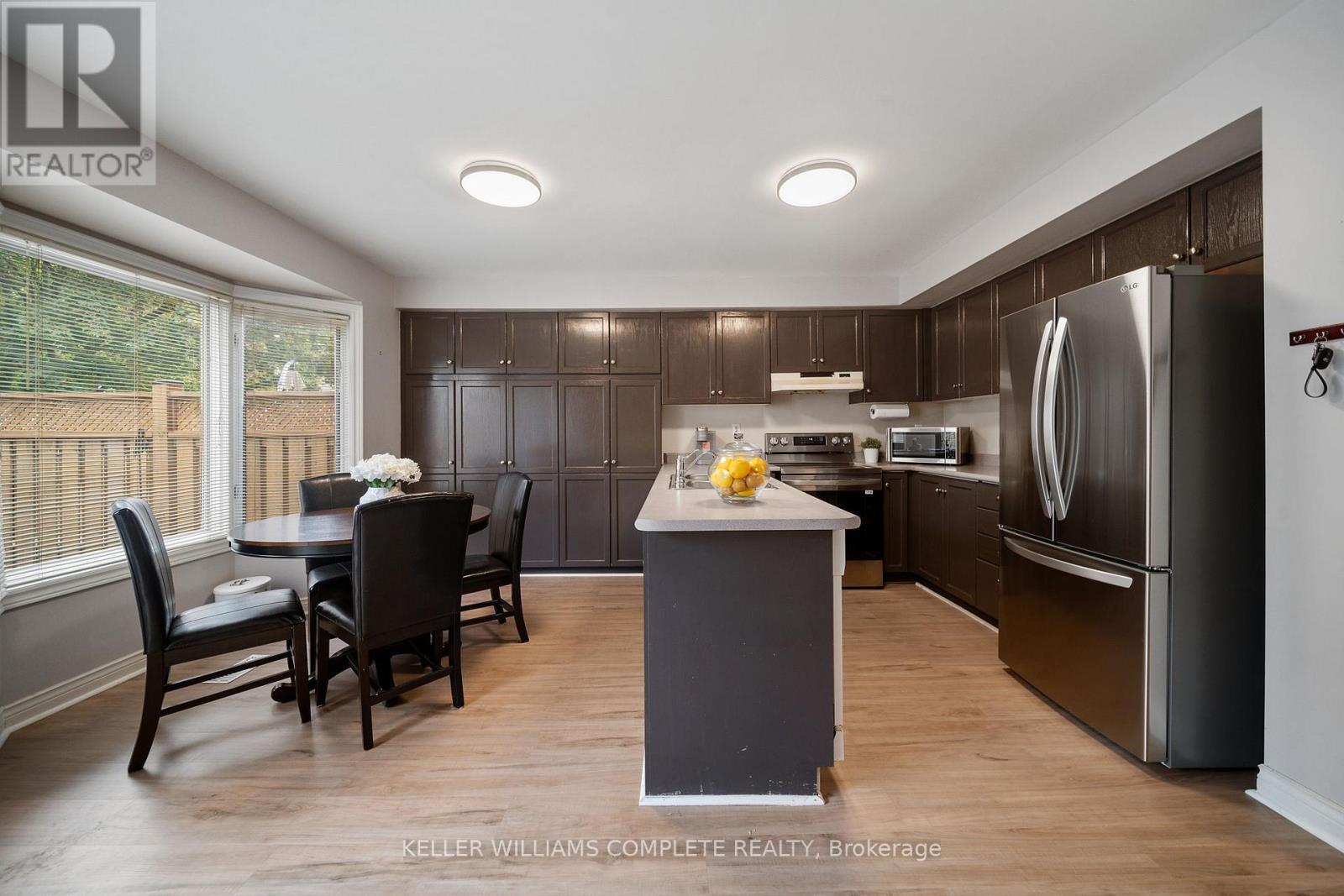 10 - 320 Hamilton Drive, Hamilton, ON - Indoor Photo Showing Other Room