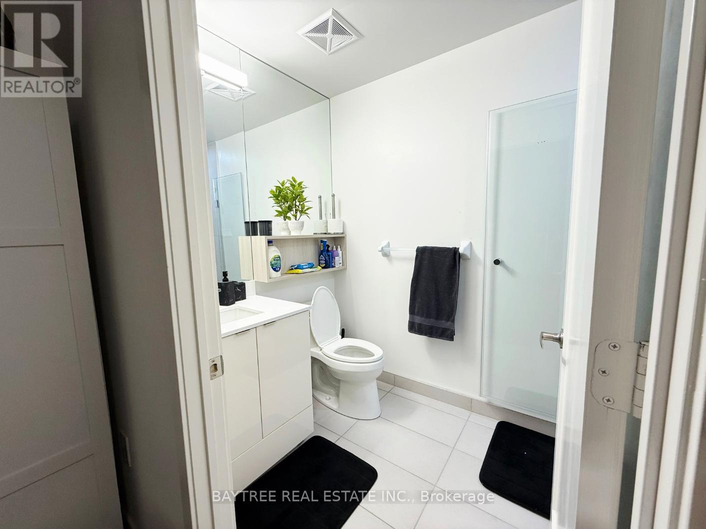 425 - 135 Lower Sherbourne Street W, Toronto, ON - Indoor Photo Showing Bathroom