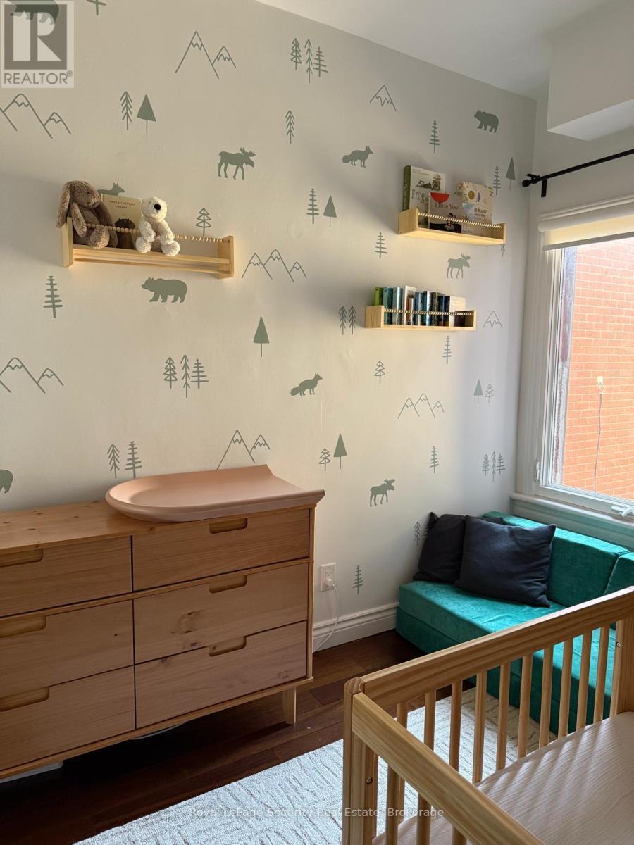 410 Manning Avenue, Toronto, ON - Indoor Photo Showing Bedroom