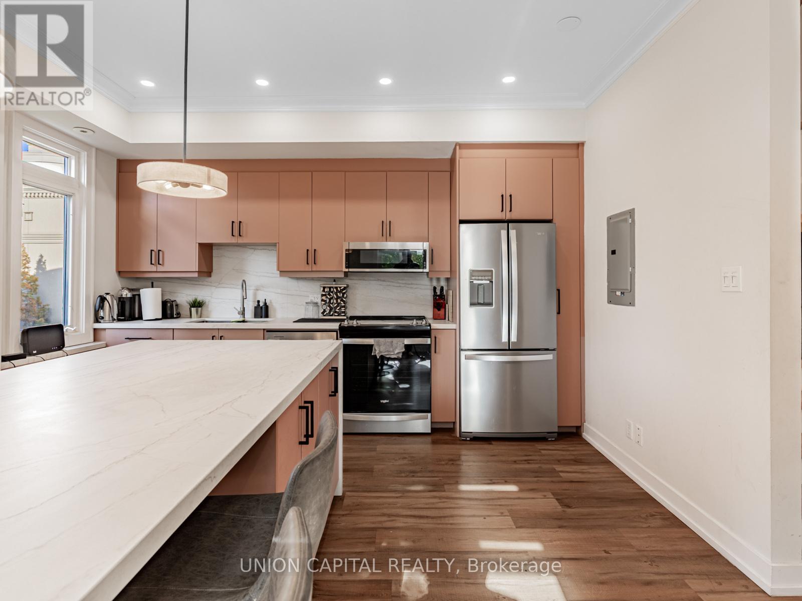 Th3 - 60 Carr Street, Toronto, ON - Indoor Photo Showing Kitchen