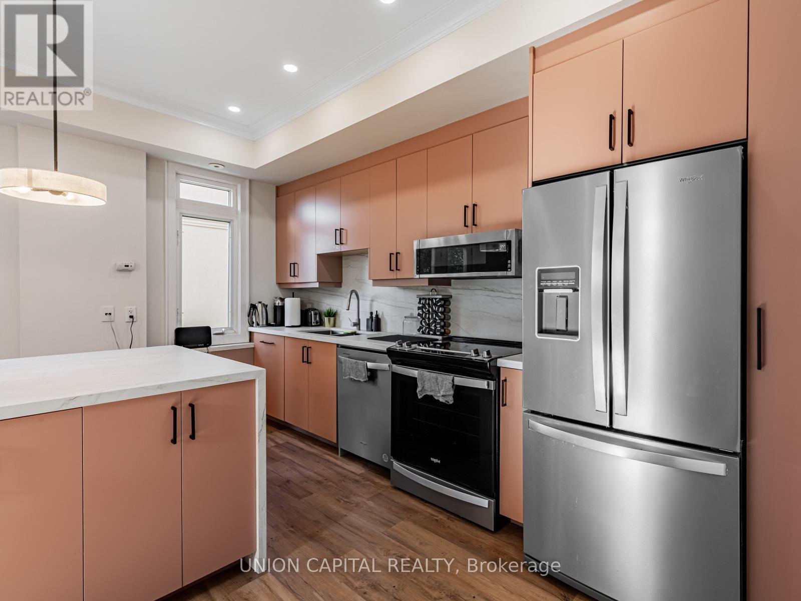 Th3 - 60 Carr Street, Toronto, ON - Indoor Photo Showing Kitchen