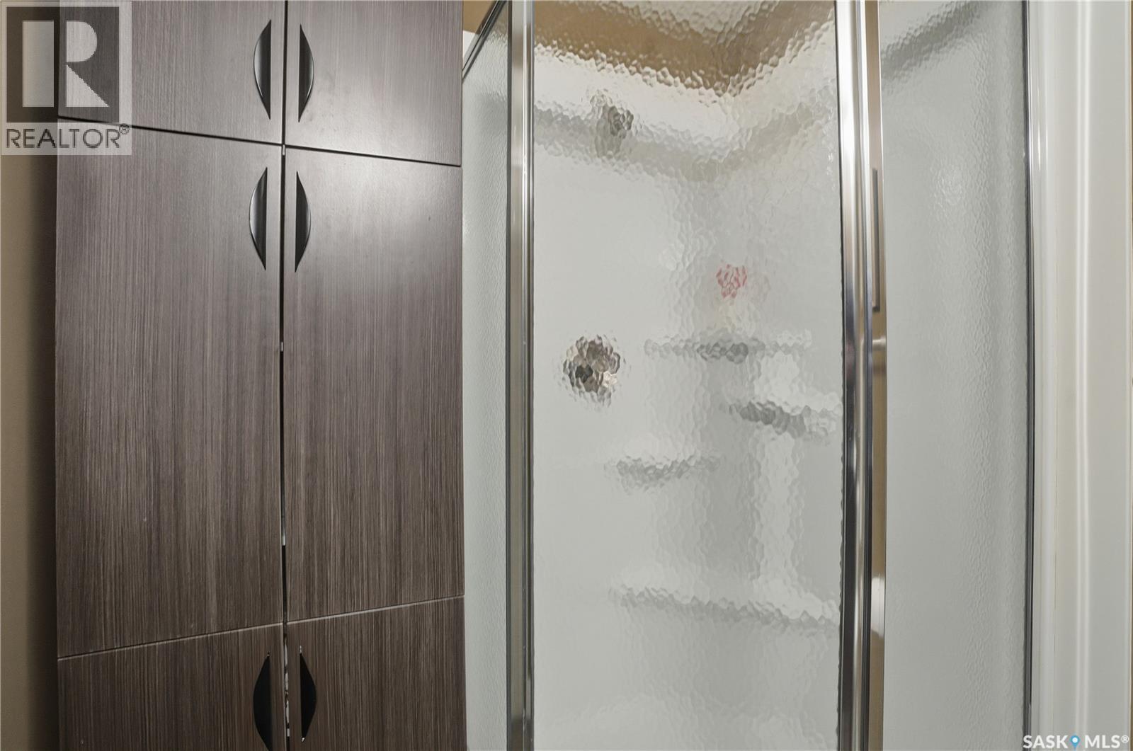 110 721 8Th Street E, Saskatoon, SK - Indoor Photo Showing Bathroom