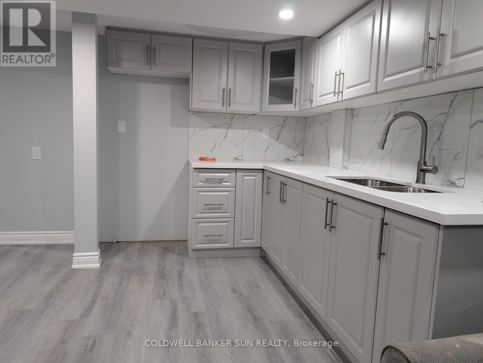 Bsmt - 62 Swordfish Drive, Whitby, ON - Indoor Photo Showing Kitchen With Double Sink