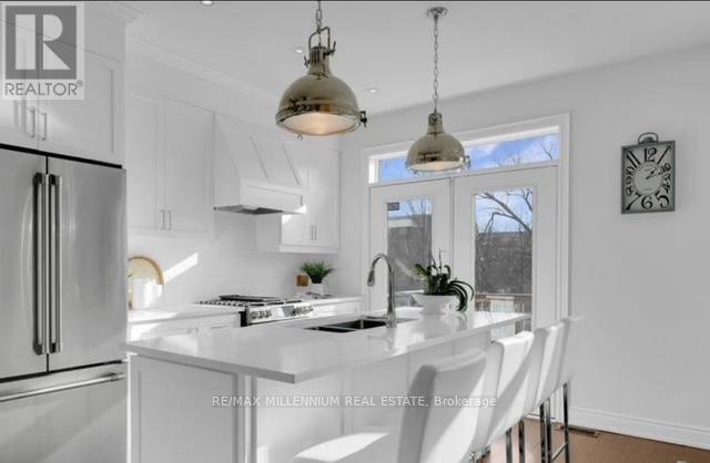 1 Ingleside Street, Vaughan, ON - Indoor Photo Showing Kitchen With Double Sink With Upgraded Kitchen