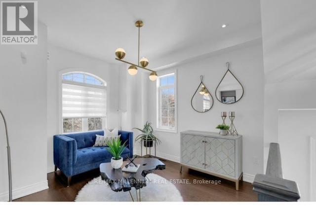 1 Ingleside Street, Vaughan, ON - Indoor Photo Showing Other Room