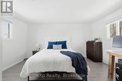 Upstairs 2nd Bedroom -