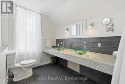 Upstairs 5 Piece Bathroom -