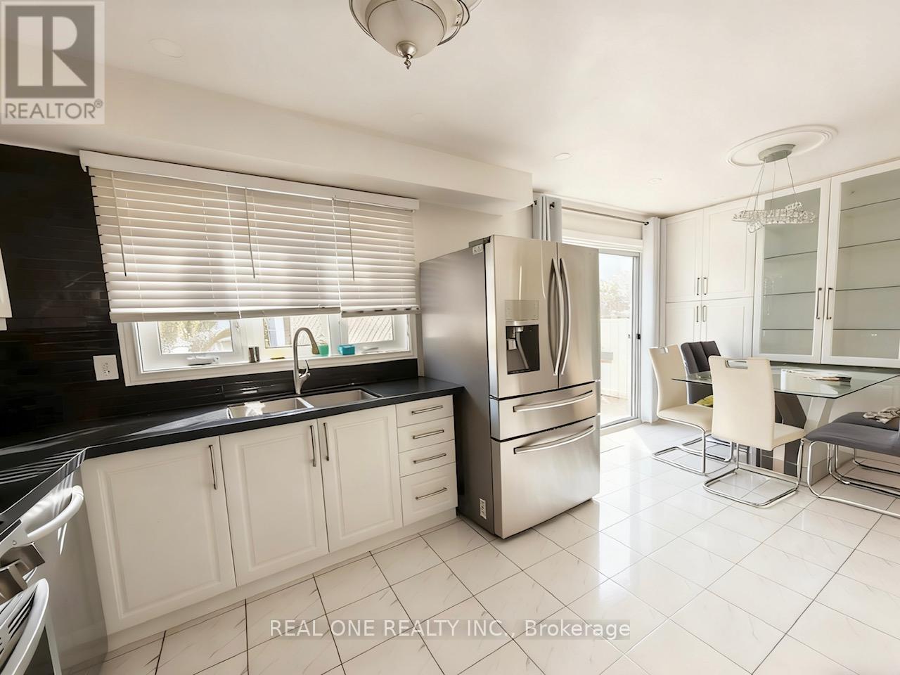 144 Clansman Trail, Mississauga, ON - Indoor Photo Showing Other Room