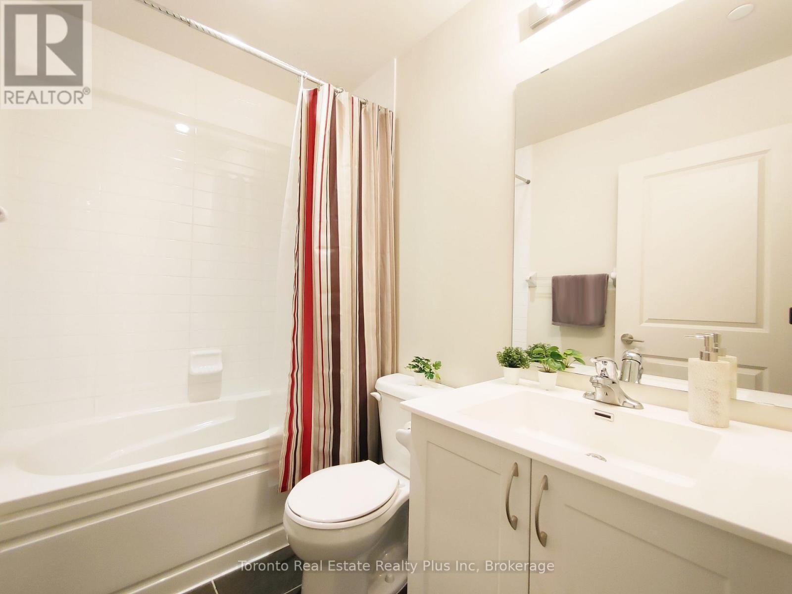 403 - 39 Annie Craig Drive, Toronto, ON - Indoor Photo Showing Bathroom