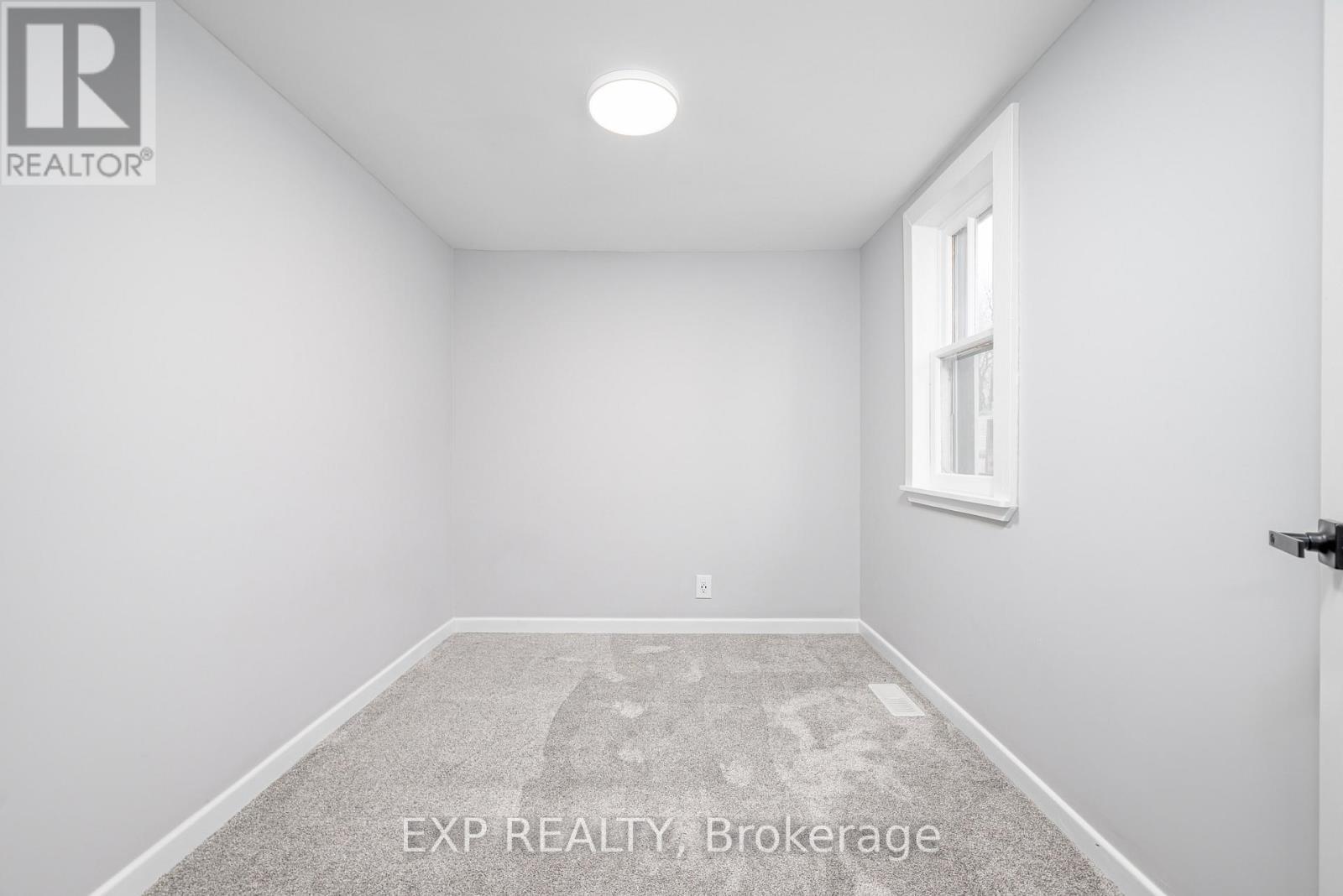 46 Young Street, Hastings Highlands, ON - Indoor Photo Showing Other Room