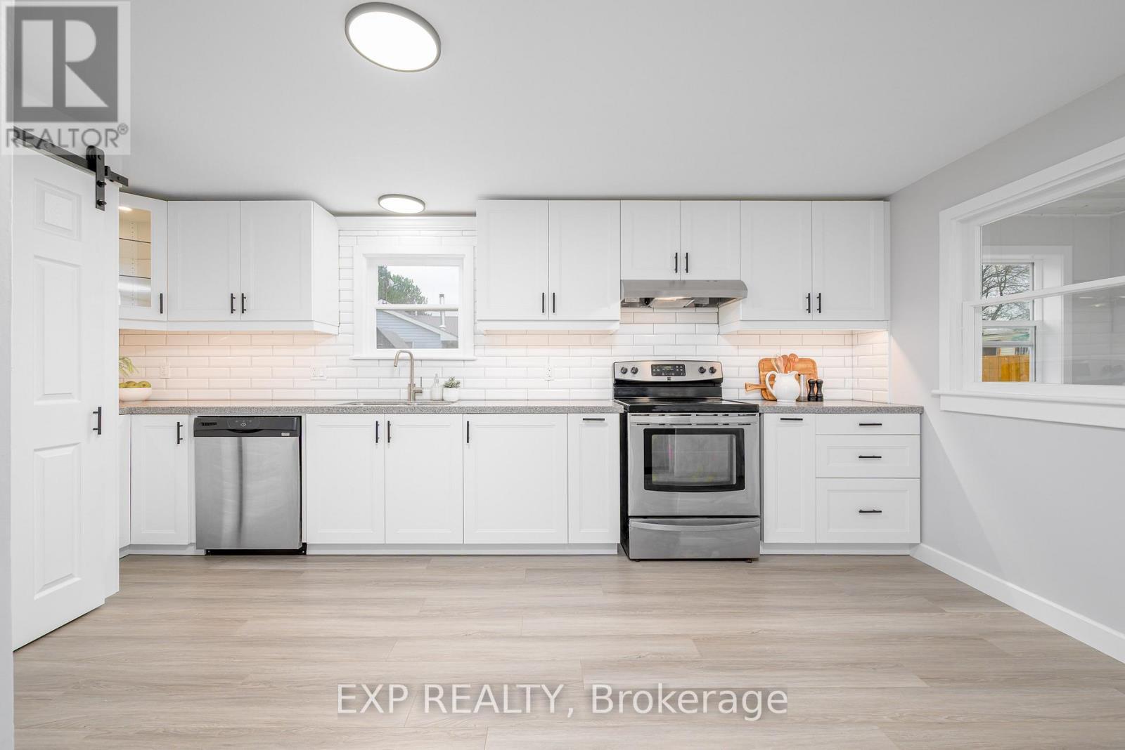 46 Young Street, Hastings Highlands, ON - Indoor Photo Showing Kitchen