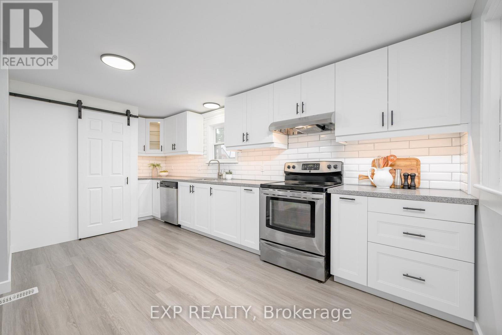 46 Young Street, Hastings Highlands, ON - Indoor Photo Showing Kitchen