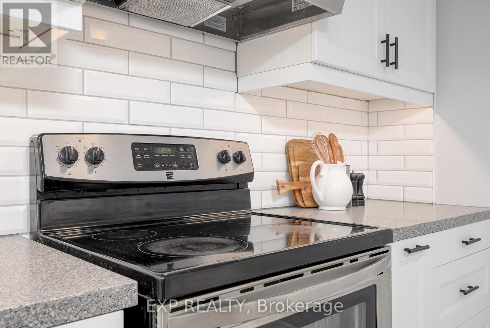 46 Young Street, Hastings Highlands, ON - Indoor Photo Showing Kitchen