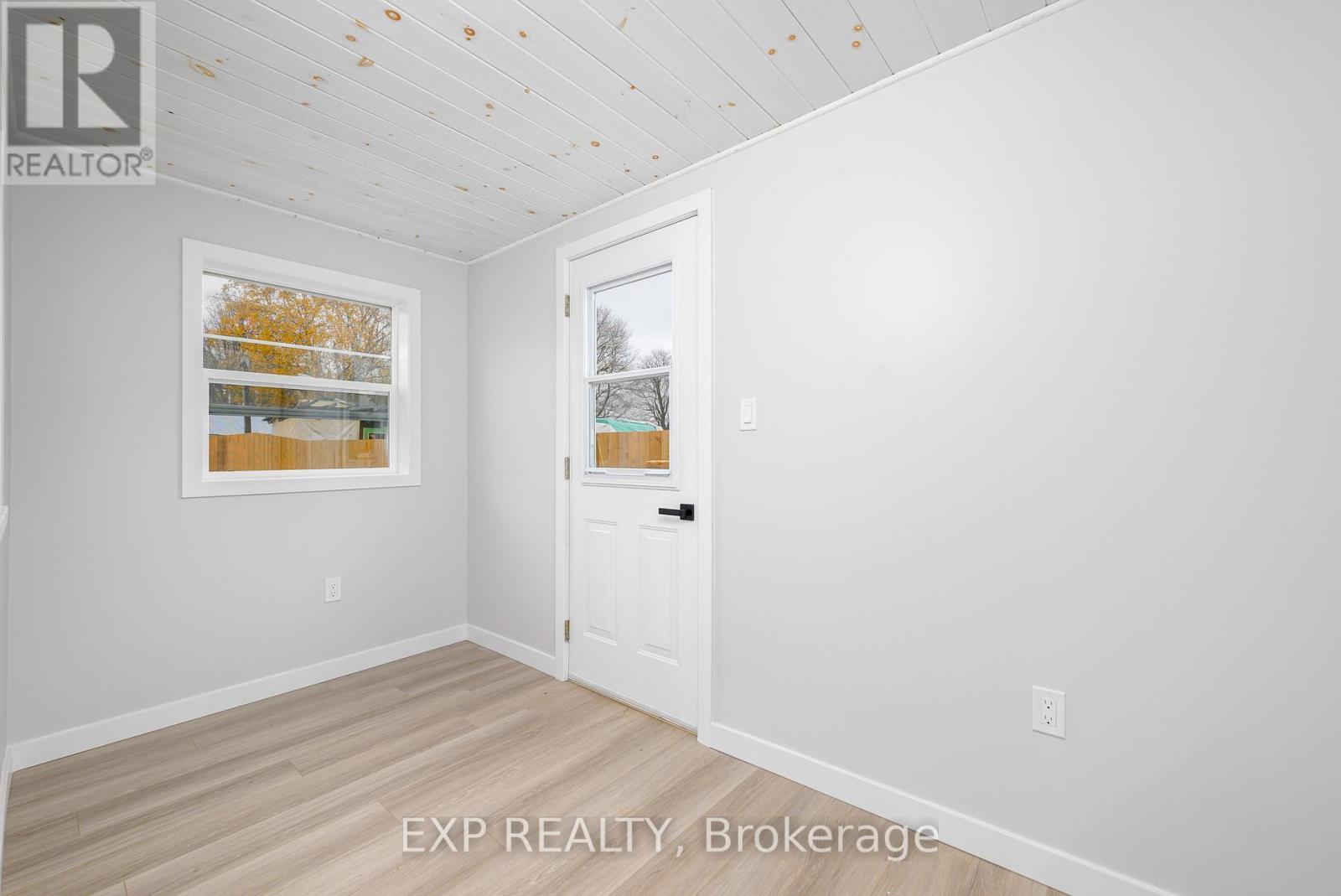 46 Young Street, Hastings Highlands, ON - Indoor Photo Showing Other Room