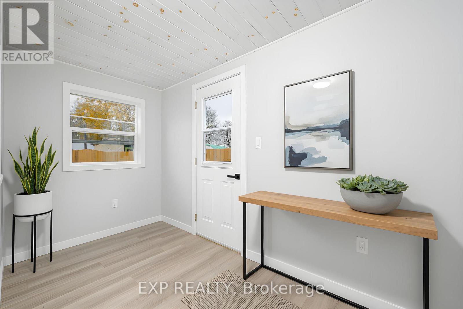 46 Young Street, Hastings Highlands, ON - Indoor Photo Showing Other Room