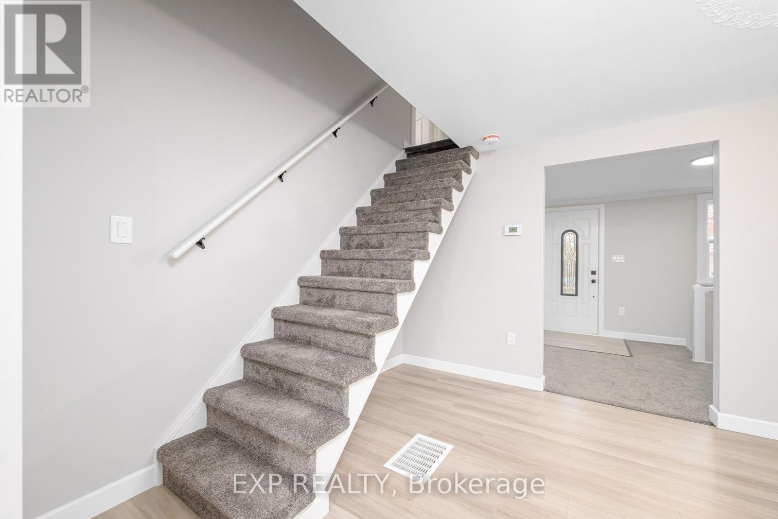 46 Young Street, Hastings Highlands, ON - Indoor Photo Showing Other Room