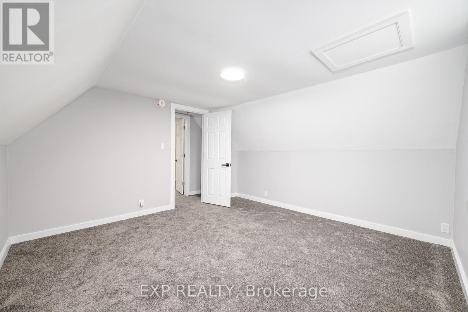 46 Young Street, Hastings Highlands, ON - Indoor Photo Showing Other Room