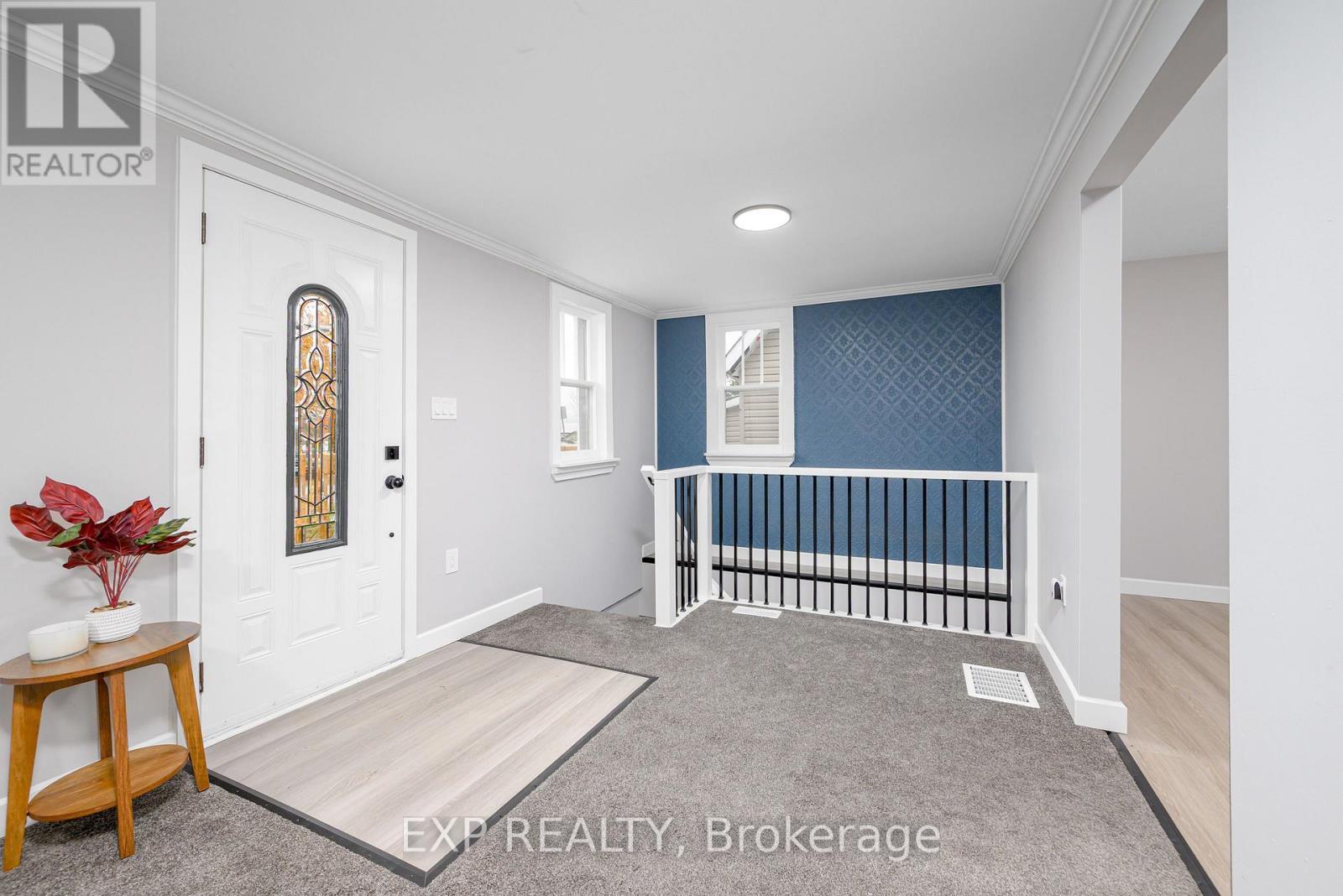 46 Young Street, Hastings Highlands, ON - Indoor