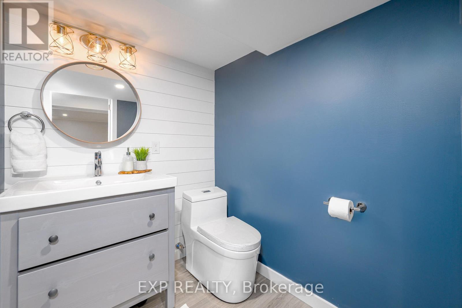 46 Young Street, Hastings Highlands, ON - Indoor Photo Showing Bathroom