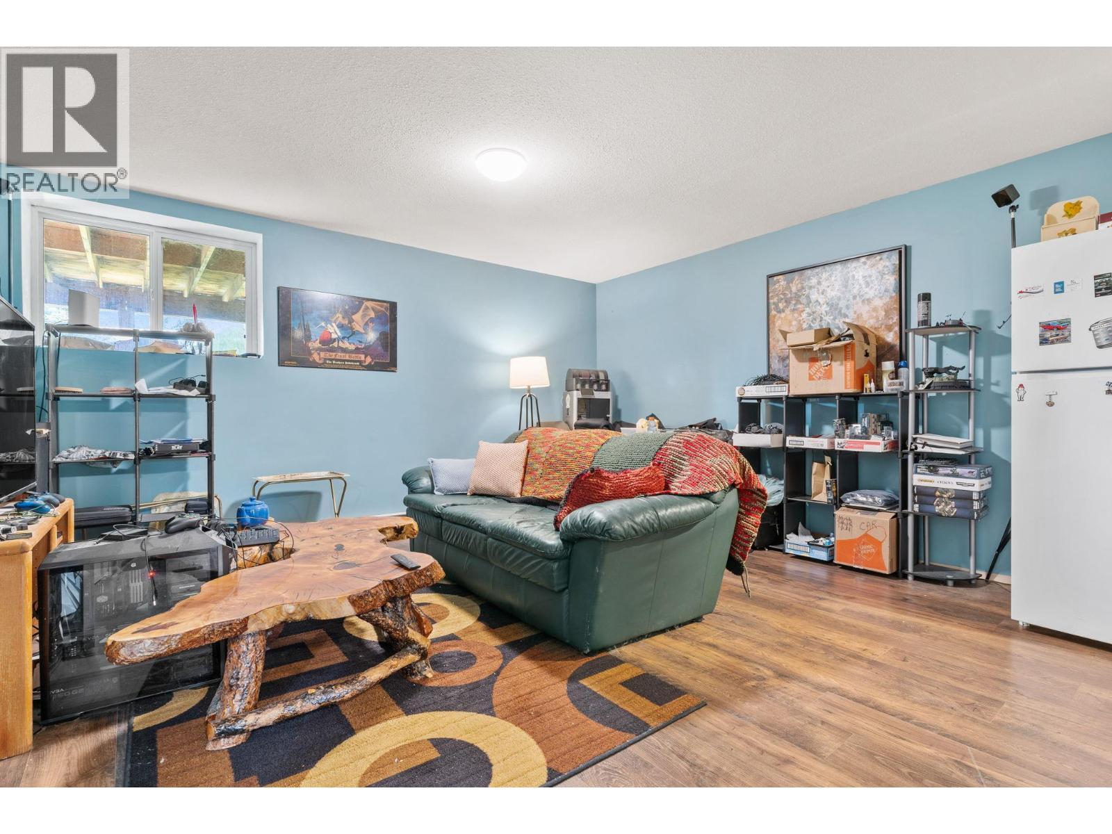 3830 Gellatly Road S, West Kelowna, BC - Indoor Photo Showing Living Room
