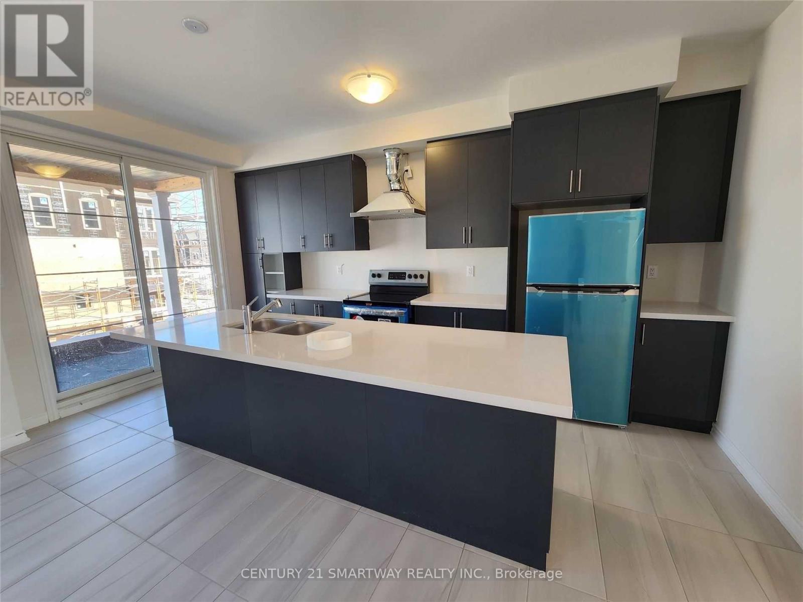 52 Vestry Way, Brampton, ON - Indoor Photo Showing Kitchen With Double Sink