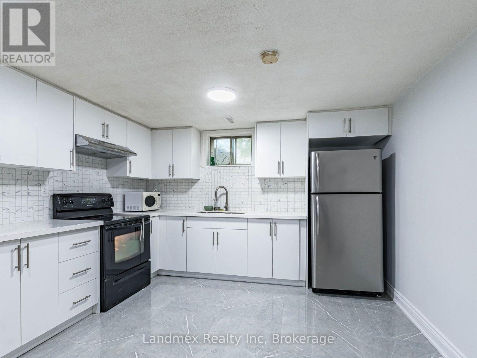 Lower - 7738 Kittridge Drive, Mississauga, ON - Indoor Photo Showing Kitchen