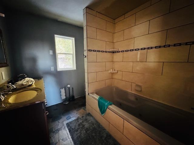 14794 17 Highway E, Dryden, ON - Indoor Photo Showing Bathroom