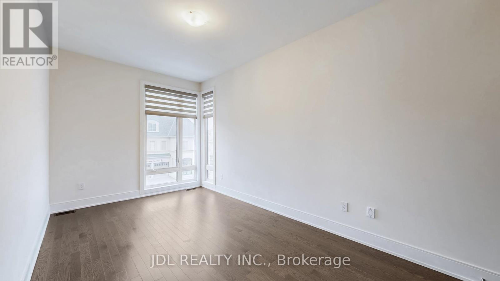 97 Milky Way Drive, Richmond Hill, ON - Indoor Photo Showing Other Room