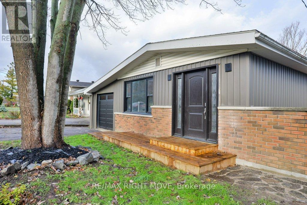 406 Sundial Drive, Orillia, ON - Outdoor