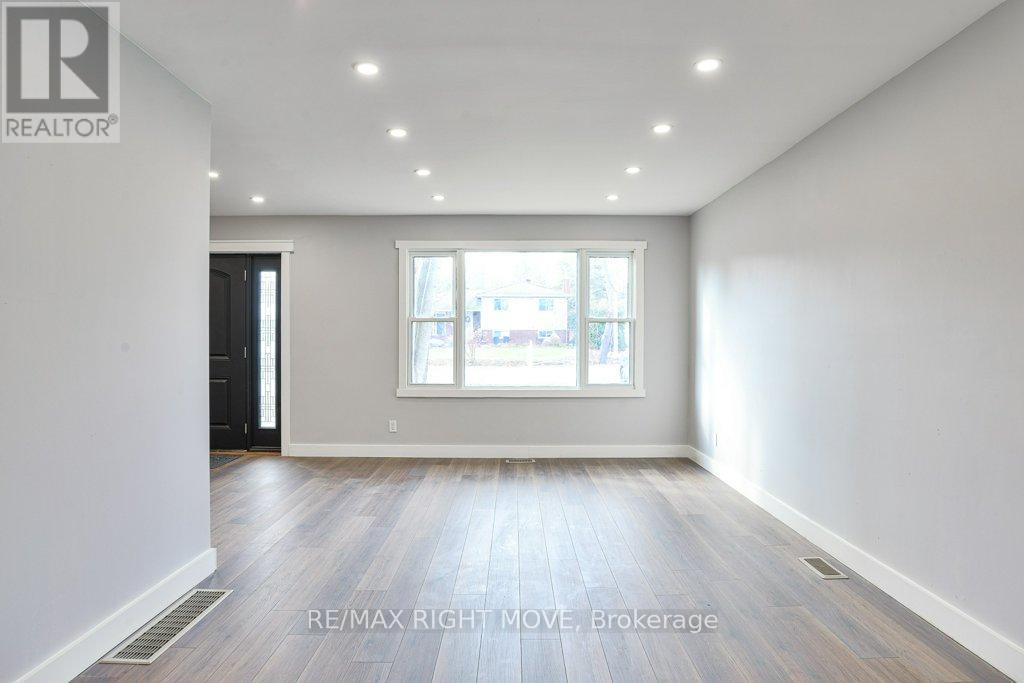 406 Sundial Drive, Orillia, ON - Indoor Photo Showing Other Room