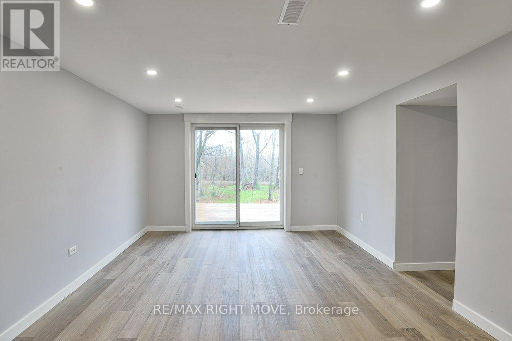 406 Sundial Drive, Orillia, ON - Indoor Photo Showing Other Room