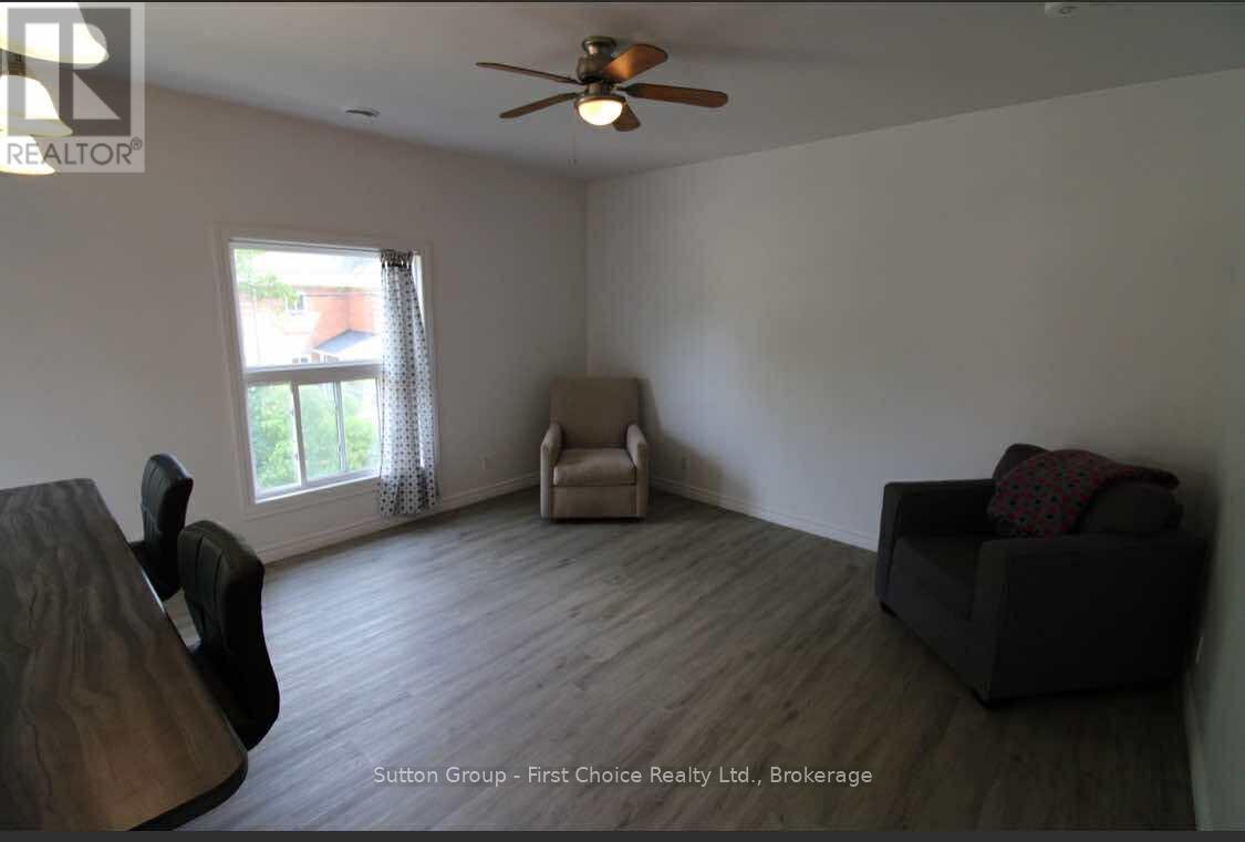 251 Upper - 253 Douro Street, Stratford, ON - Indoor