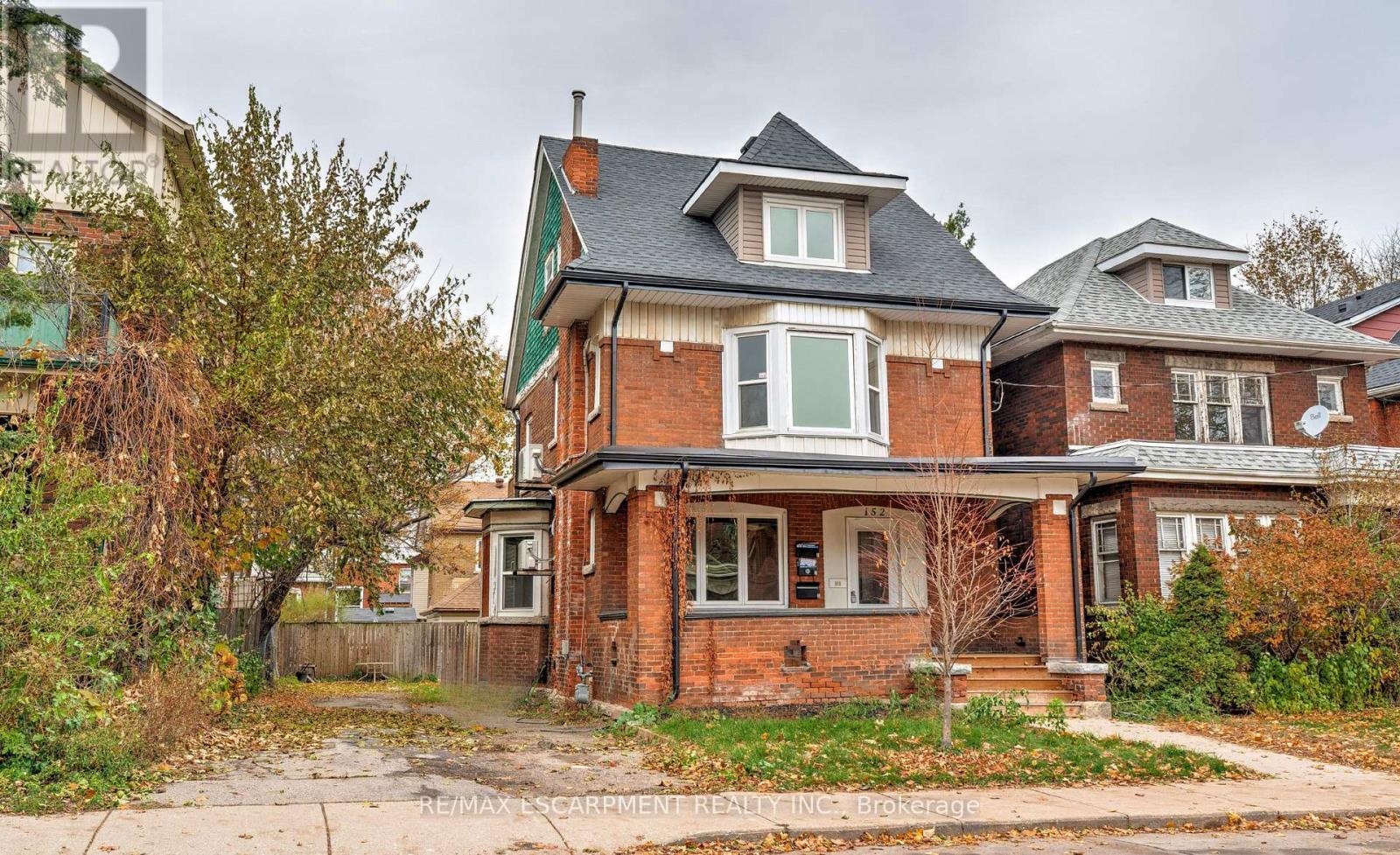 152 Sanford Avenue S, Hamilton, ON - Outdoor With Facade