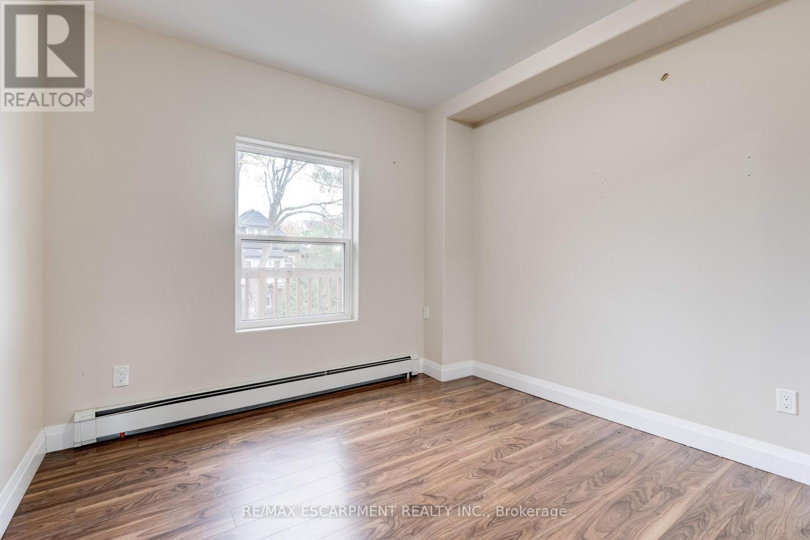152 Sanford Avenue S, Hamilton, ON - Indoor Photo Showing Other Room