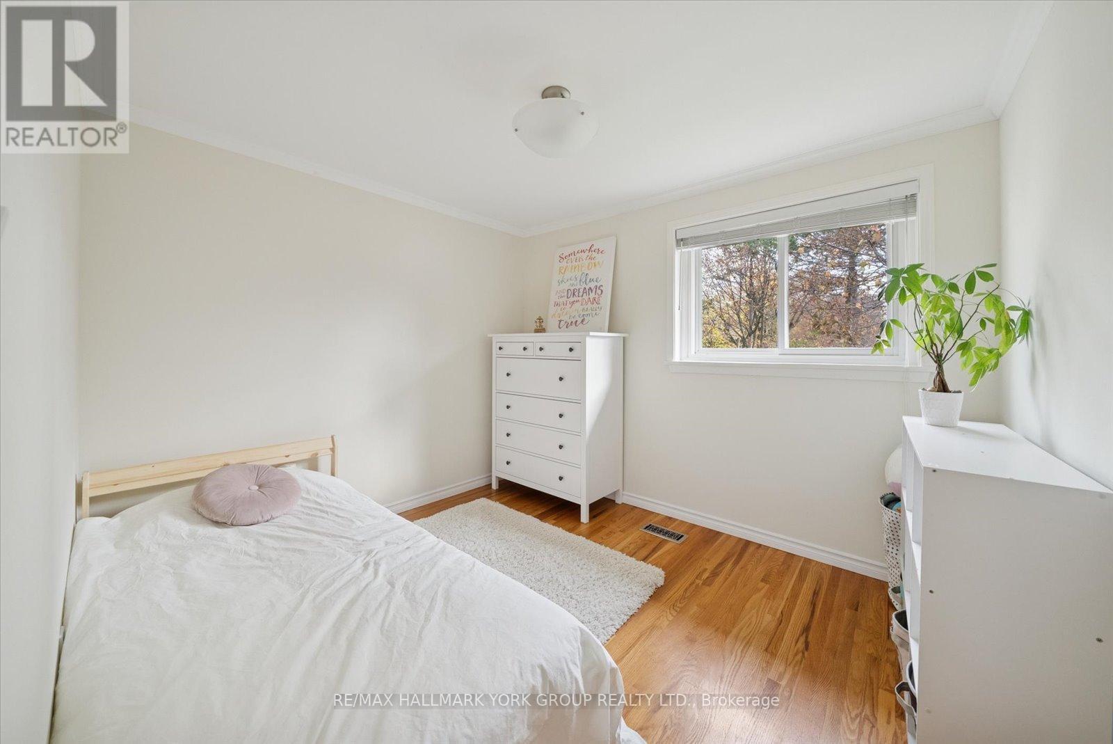 59 Grove Park Crescent, Toronto, ON - Indoor Photo Showing Bedroom