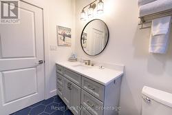 Apartment Above the Garage- Bath -