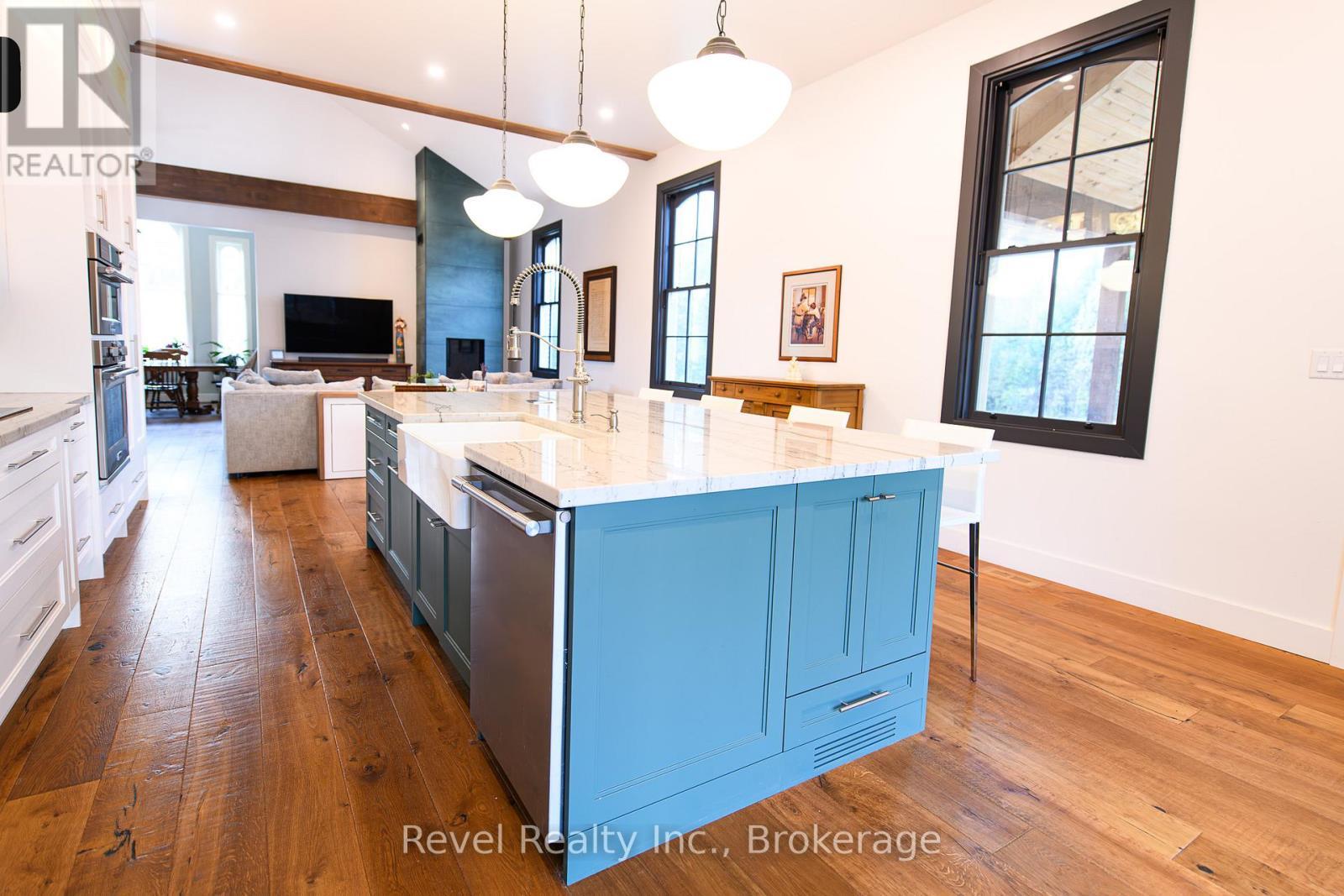 Kitchen- Quartz Counter Tops - 2331 N Nottawasaga 6 Concession, Clearview (Batteaux), ON - Indoor Photo Showing Kitchen